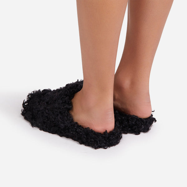 Black_4_9096b693-cc78-42c3-aa5c-98fd1b30d77d_grande