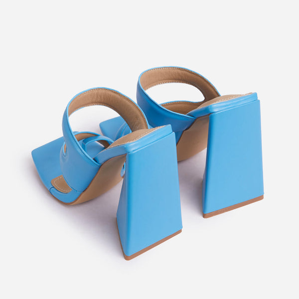 Blue_2_c7d27cb3-3378-4a95-82c4-7450d4a98053_grande