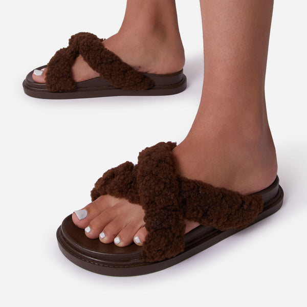 Brown_4_a3f9b8ca-4fde-4881-9fd8-bb45b7671398_grande