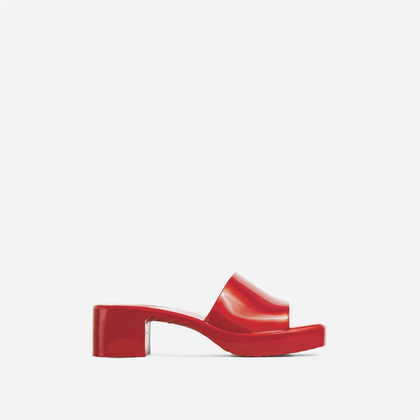 Red_0_ef8a3878-5ed3-4c5e-bdb8-5ea16e54659d_grande