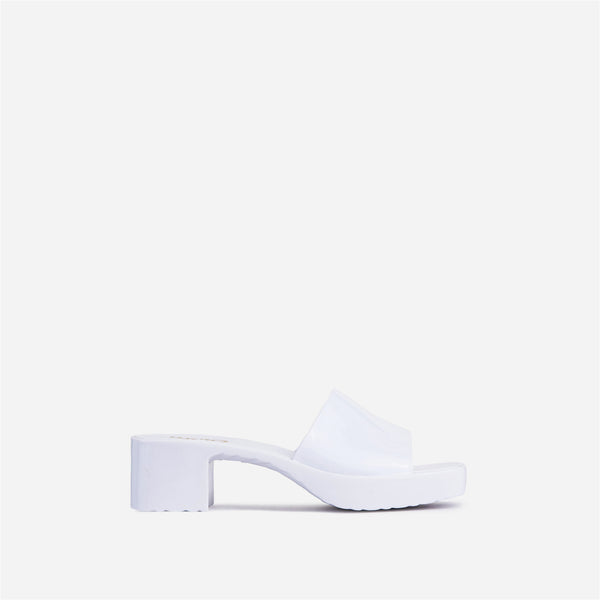 White_0_4ec89e61-44c7-4c8e-b80a-b34949afb44d_grande