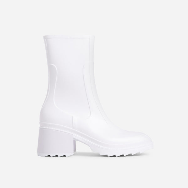White_0_be4c4086-a490-4ea7-99fb-a429917ea2a4_grande