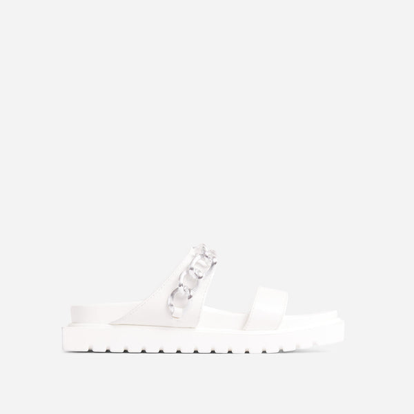 White_0_e37c15f4-2a33-44a2-8dae-16381c02d8b0_grande