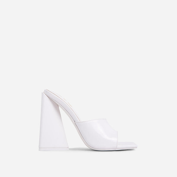 White_0_eb88a5ad-6cdf-4792-9539-7ec1679c3aac_grande
