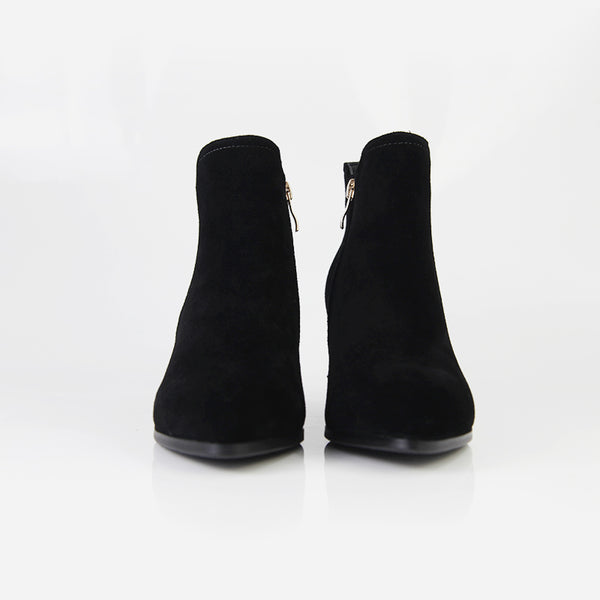 black_3_d38a6b9b-44ab-46a7-80b4-5c4f9f2a2b2d_grande